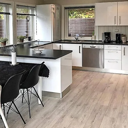 10 Person In Tatil Evi Lyngdal
