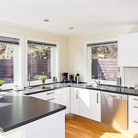 10 Person In Lyngdal-by Traum Tatil Evi Lyngdal