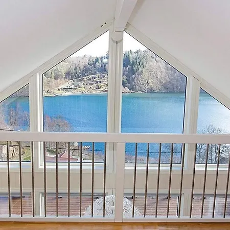 10 Person In Lyngdal-by Traum * Lyngdal